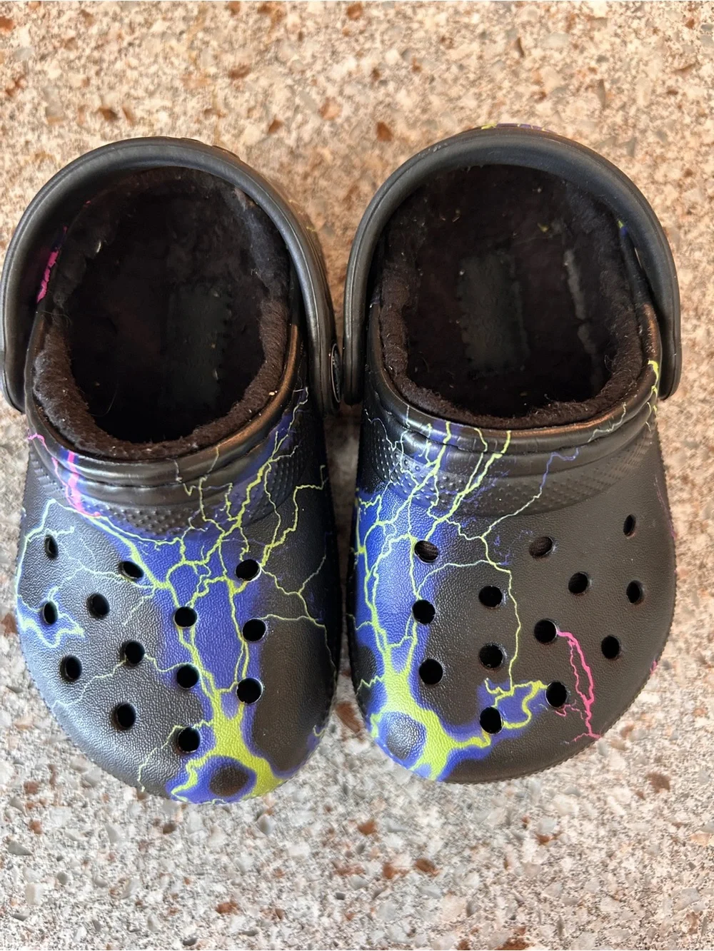 CROCS Kids Black Lightning Print Fuzzy Lined Clogs